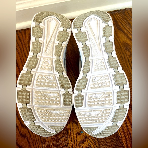 Skechers D’Lux Walker Sneakers White Womens Size 9 - Picture 4 of 5